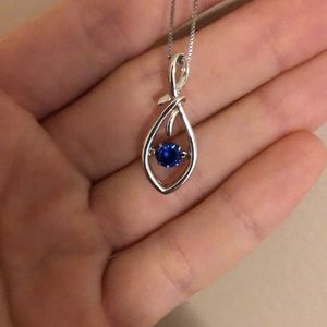 SILVER NECKLACE W/ GEM